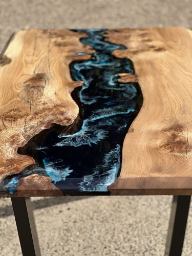 Elm Stingray River Dining Table