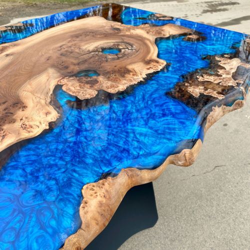 Burr Elm Islands River Table & Benches