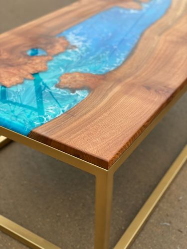 Elm Ocean Coffee Table & Gold Frame