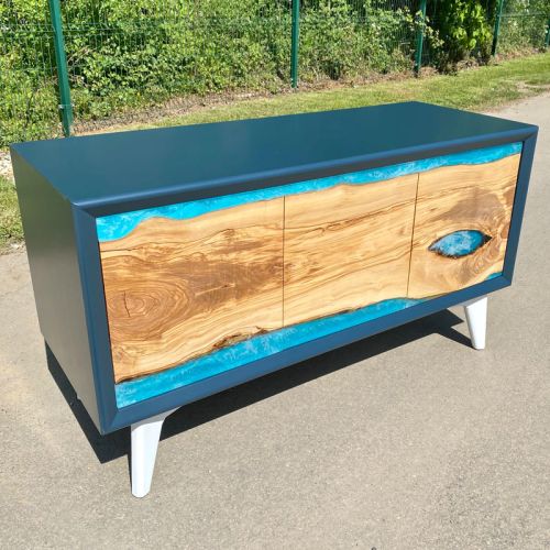 Media Unit with Olive Resin River Doors