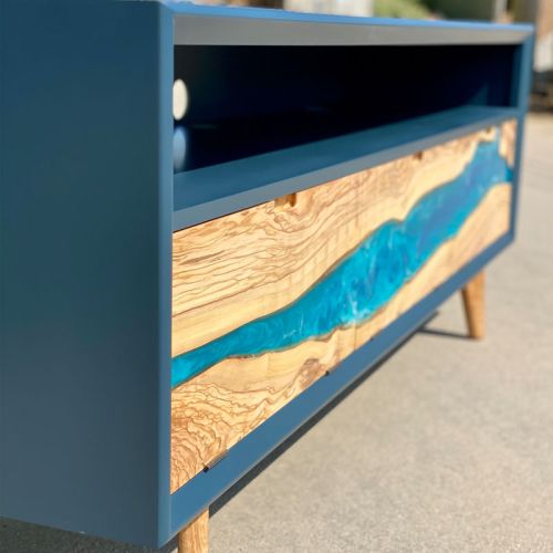 Media Unit with Olive Resin River Flaps