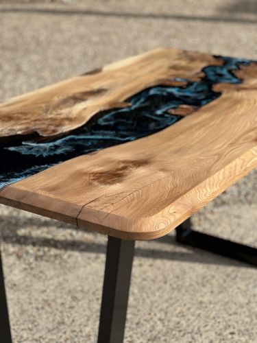 Elm Stingray River Dining Table