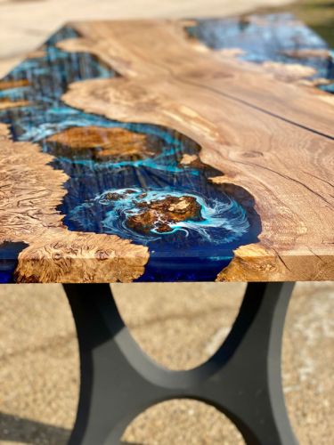 Burr Oak Islands River Dining Table