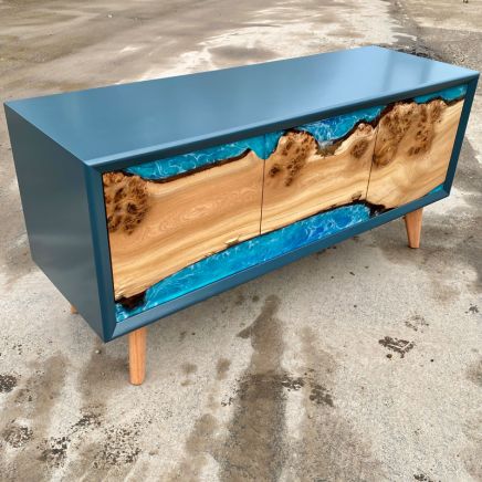 Elm & Ocean Art Media Unit