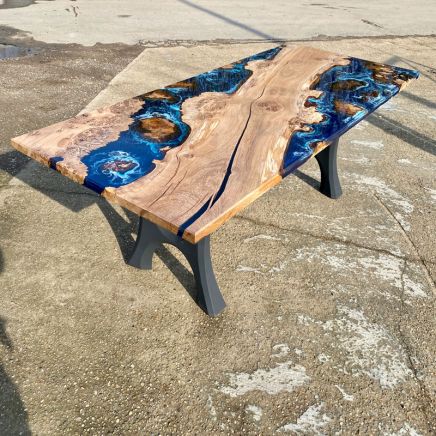 Burr Oak Islands River Dining Table